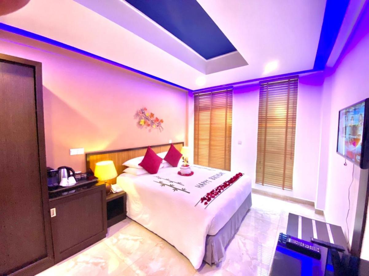 Eleven Trees Maldives Hotel Hulhumalé Buitenkant foto